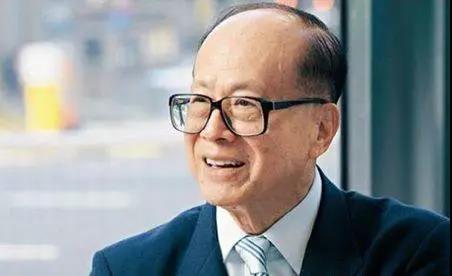 关于股权转让的操作，我就服李嘉诚！
